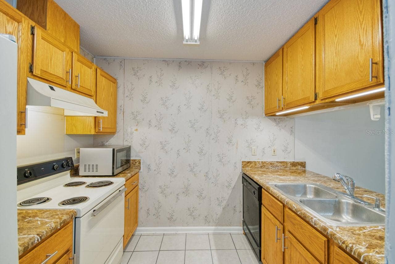 1960 CARP LANE, Tallahassee, FL 32303 1960 CARP LANE, Tallahassee, FL 32303