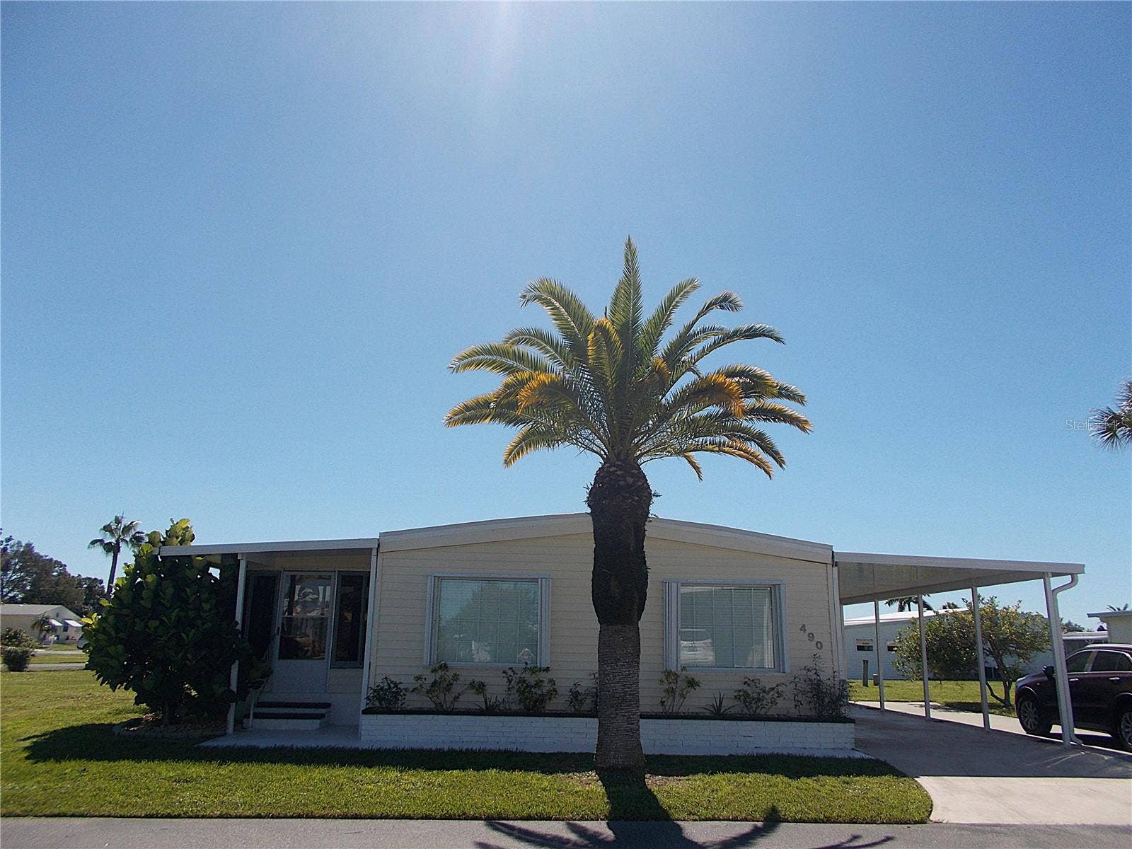 490 ASHWOOD DRIVE, Venice, FL 34285 Front view