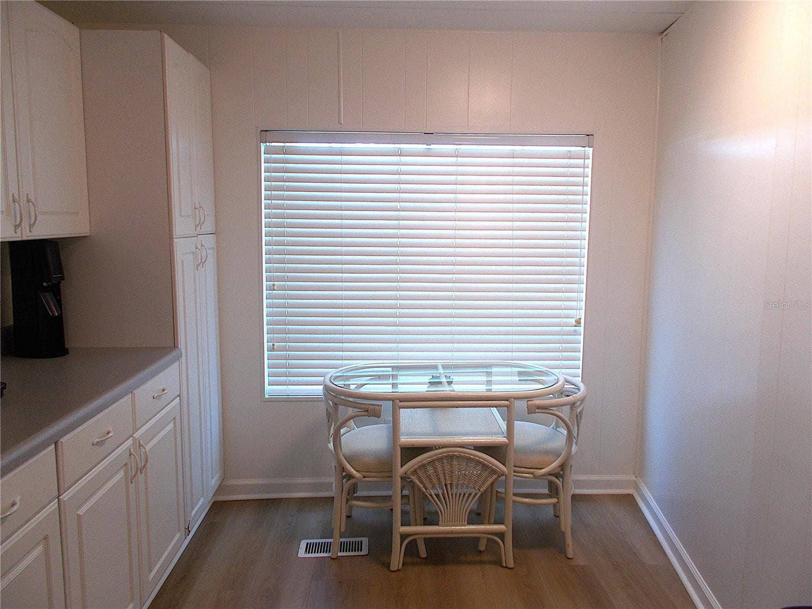 490 ASHWOOD DRIVE, Venice, FL 34285 Breakfast nook