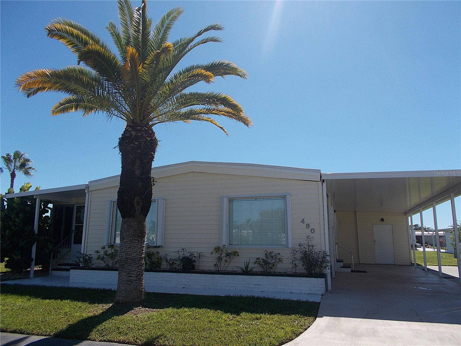 490 ASHWOOD DRIVE, Venice, FL 34285 Front view