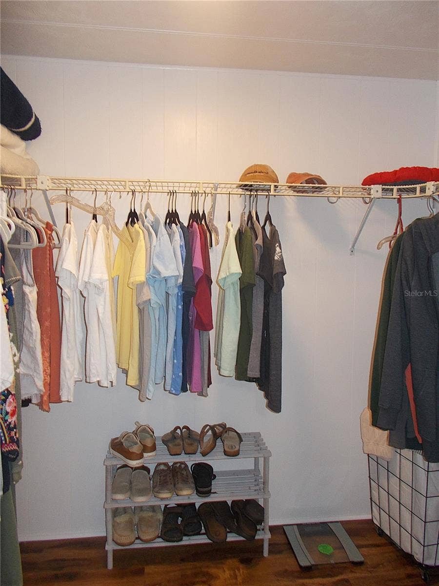 490 ASHWOOD DRIVE, Venice, FL 34285 Primary suite closet