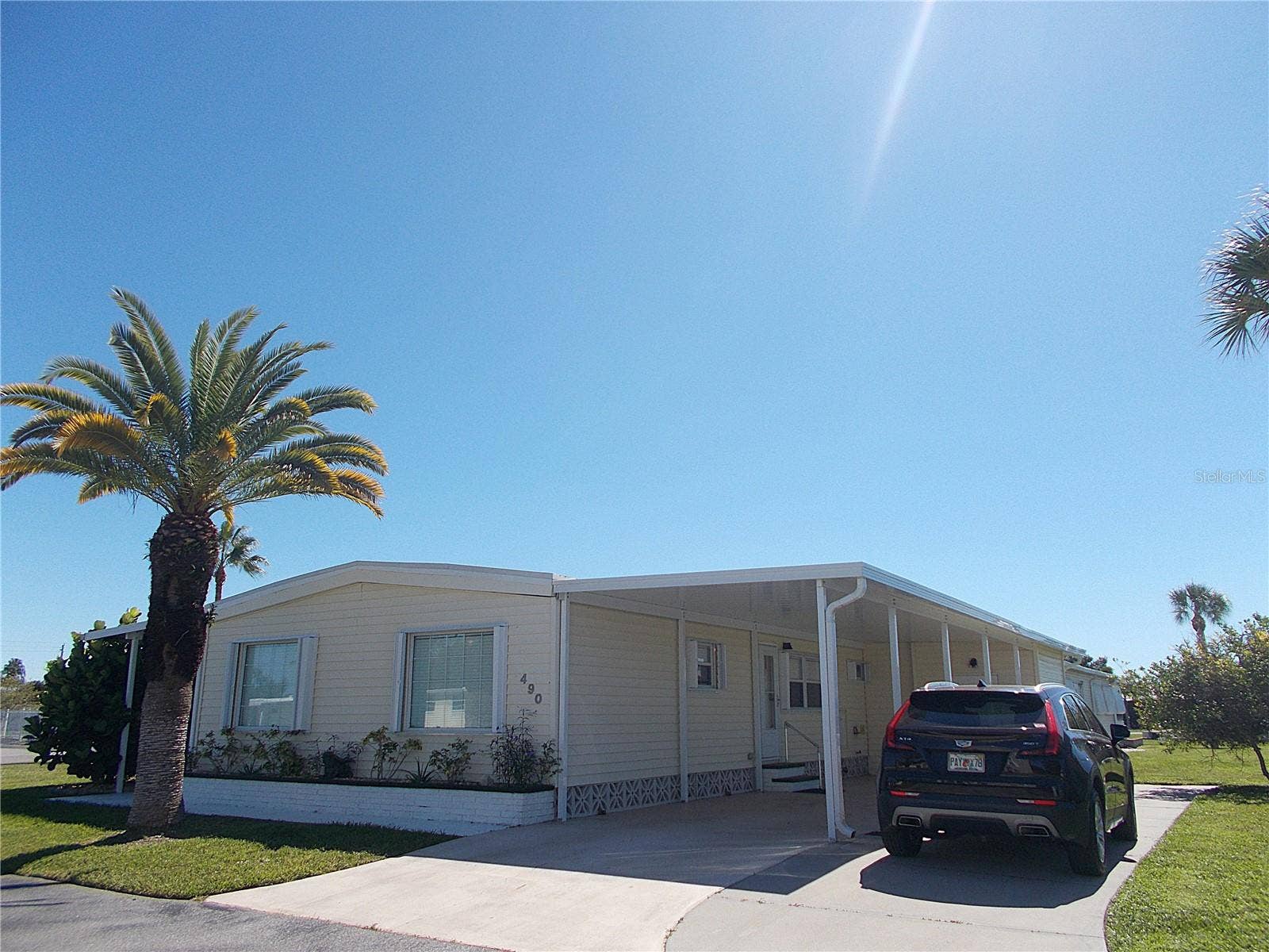 490 ASHWOOD DRIVE, Venice, FL 34285 Front view