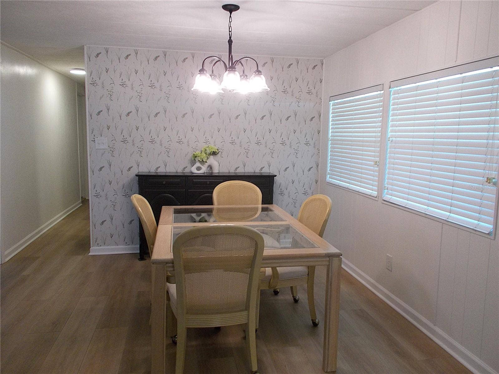 490 ASHWOOD DRIVE, Venice, FL 34285 Dining room