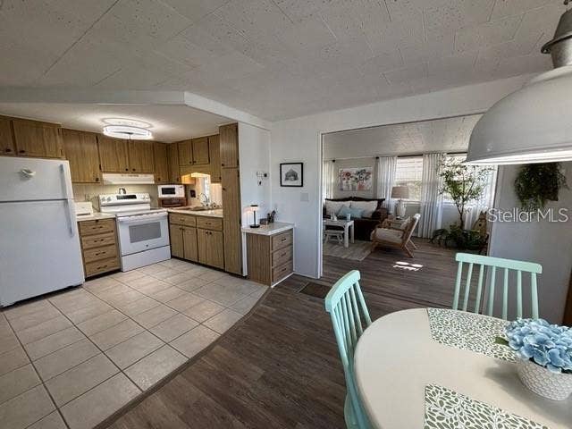 740 CAREFREE, Venice, FL 34285 740 CAREFREE, Venice, FL 34285