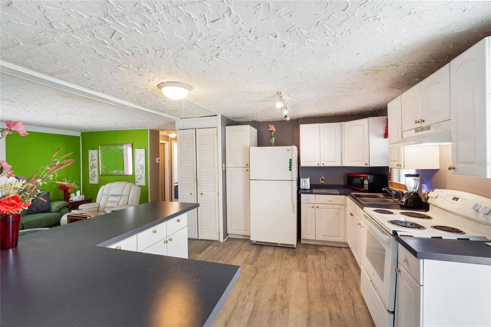 210 ROMA ROAD, Venice, FL 34285 210 ROMA ROAD, Venice, FL 34285