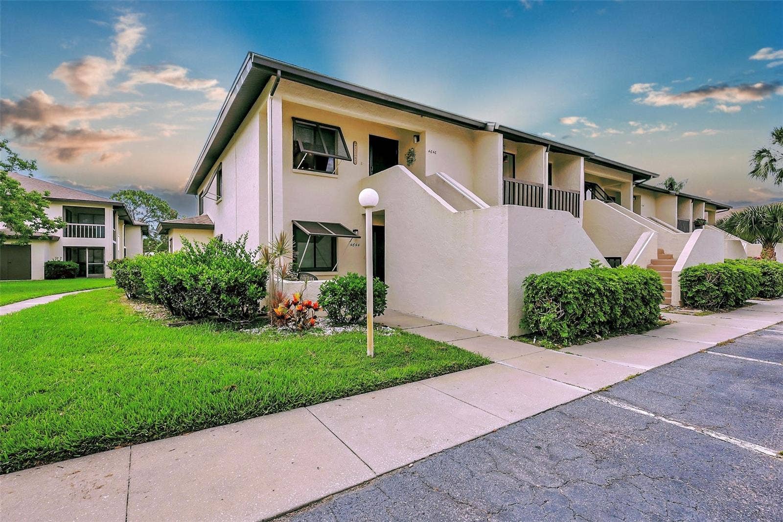 4646 LONGWATER CHASE, #98, Sarasota, FL 34235