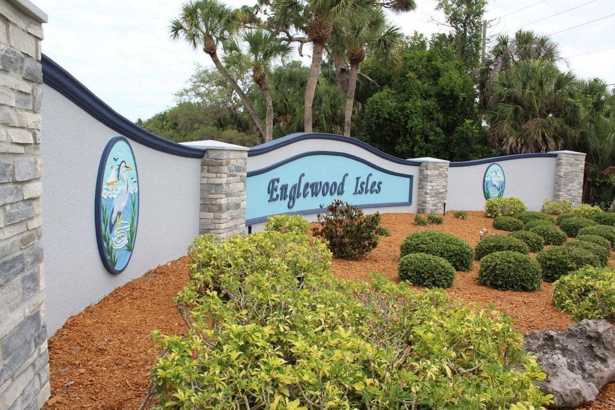 Entrance to the community