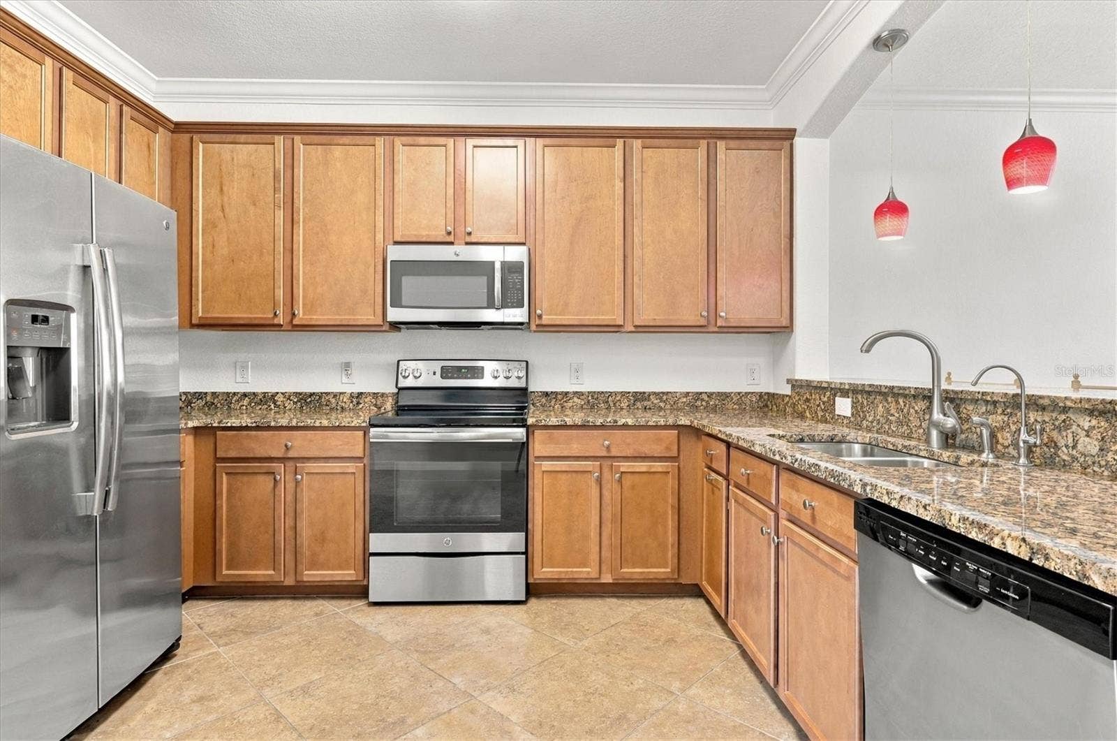 19946 BENISSIMO DRIVE, Venice, FL 34293 Extra Large Kitchen with Wood Cabinetry & Stainless Appliances