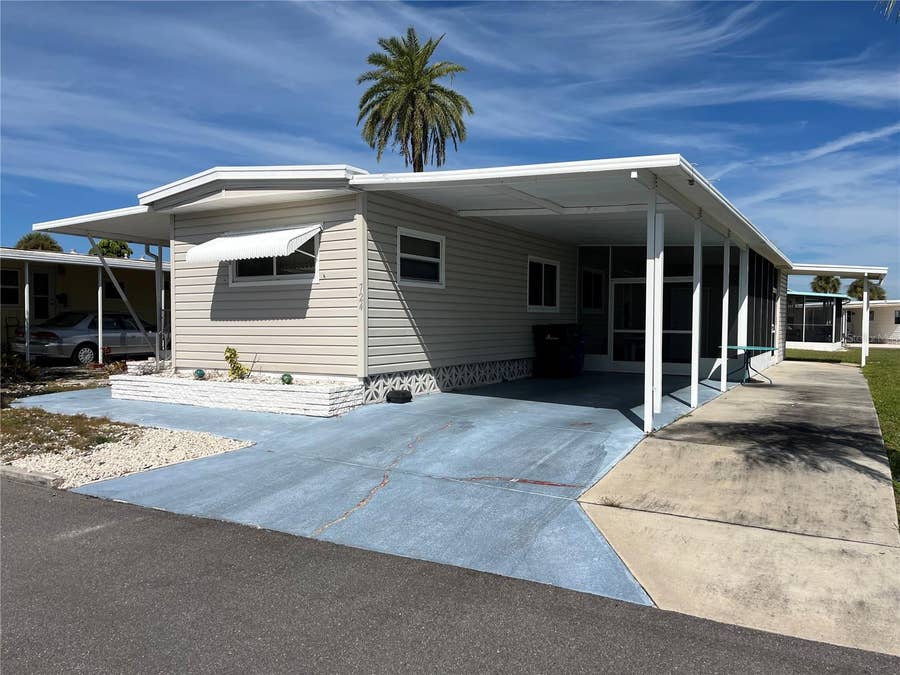 Property photo for 724 LOCARNO DRIVE, Venice, FL