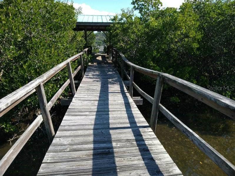 Dock
