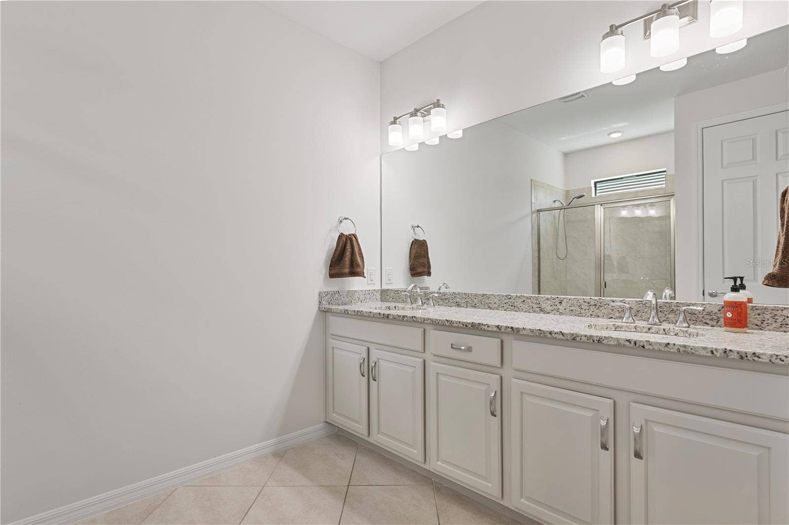 20846 FETTERBUSH PLACE, Venice, FL 34293 Primary bath with double vanity
