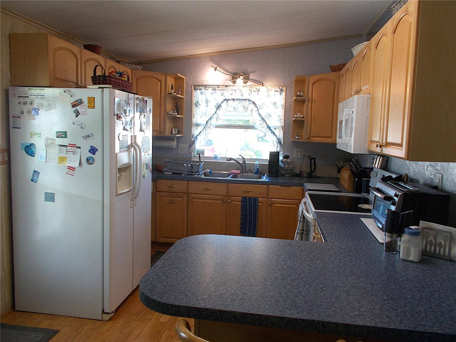 525 SANDPIPER DRIVE, Venice, FL 34285 Kitchen