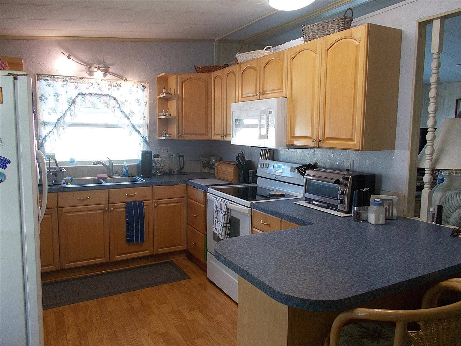 525 SANDPIPER DRIVE, Venice, FL 34285 Kitchen
