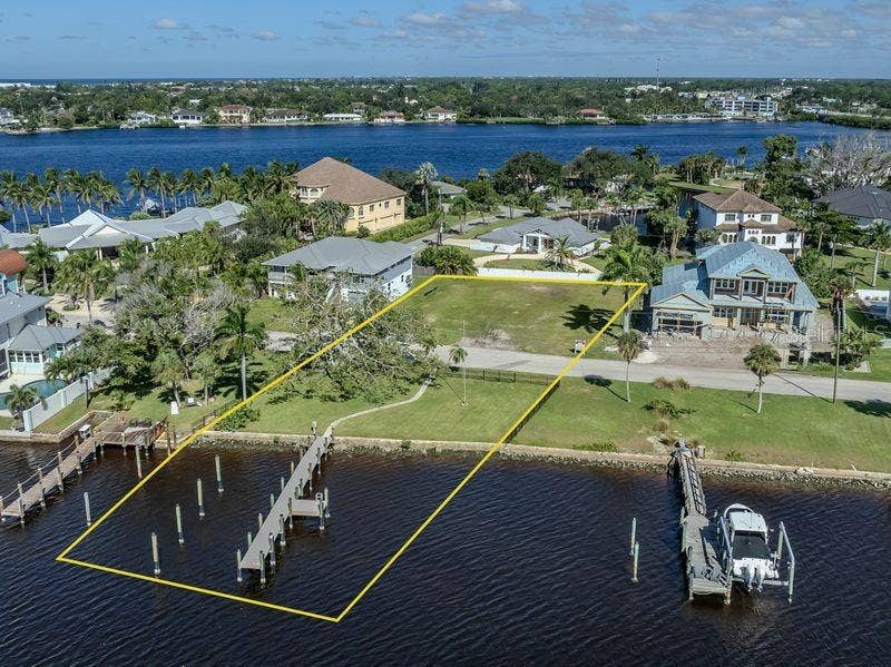 312 SUNRISE DRIVE, Nokomis, FL 34275 312 SUNRISE DRIVE, Nokomis, FL 34275