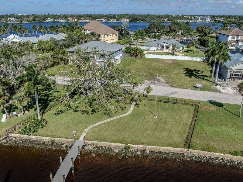 312 SUNRISE DRIVE, Nokomis, FL 34275 312 SUNRISE DRIVE, Nokomis, FL 34275
