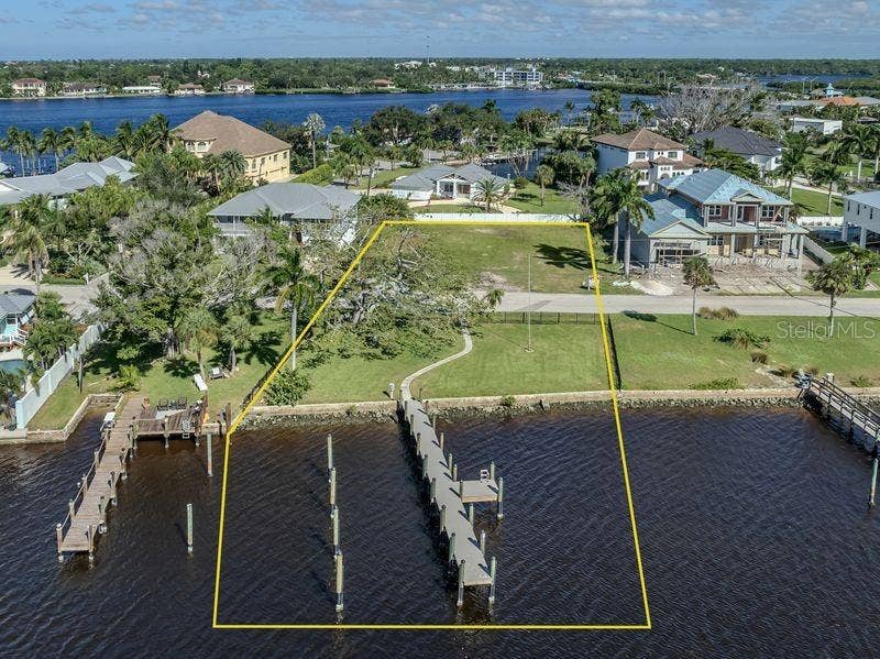 312 SUNRISE DRIVE, Nokomis, FL 34275 312 SUNRISE DRIVE, Nokomis, FL 34275