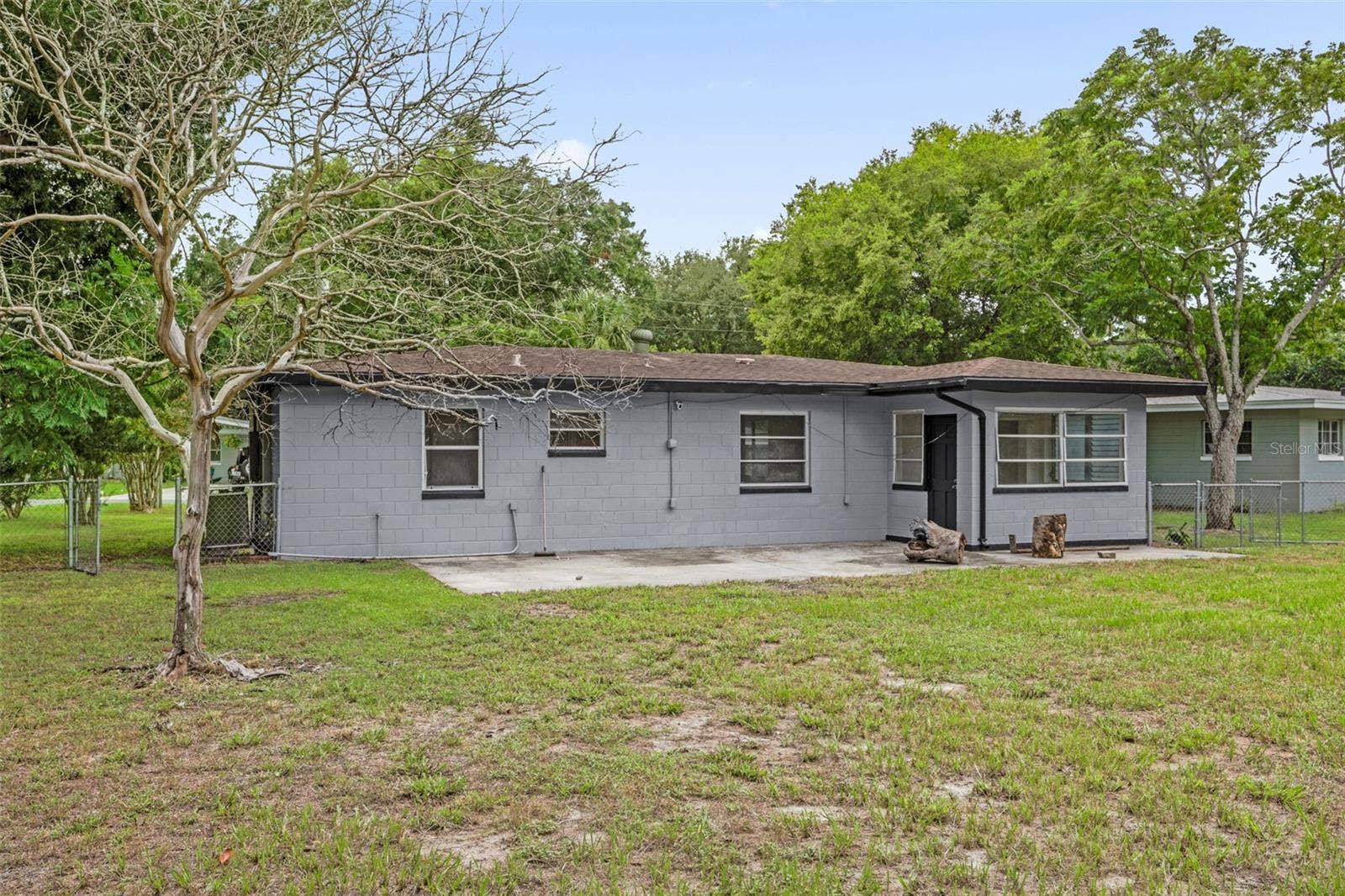 2012 HELMS AVENUE, Leesburg, FL 34748
