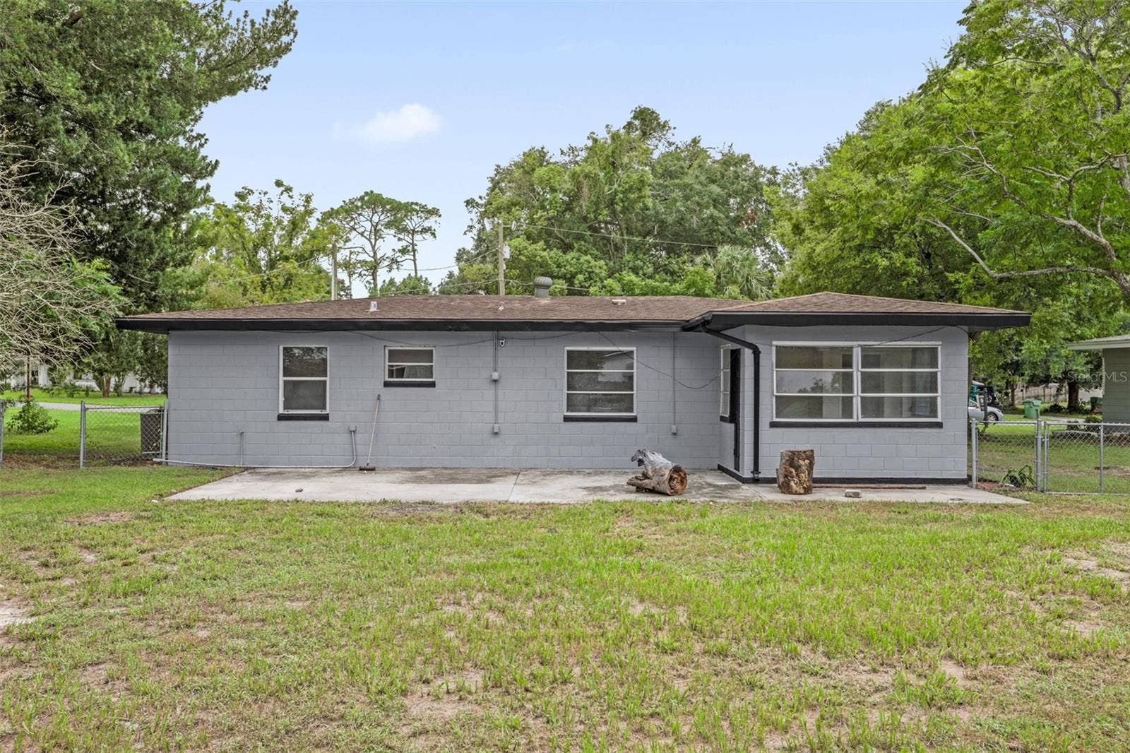 2012 HELMS AVENUE, Leesburg, FL 34748