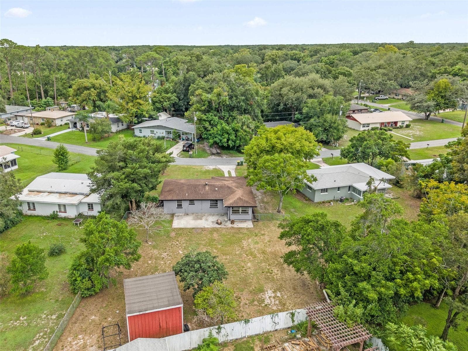2012 HELMS AVENUE, Leesburg, FL 34748