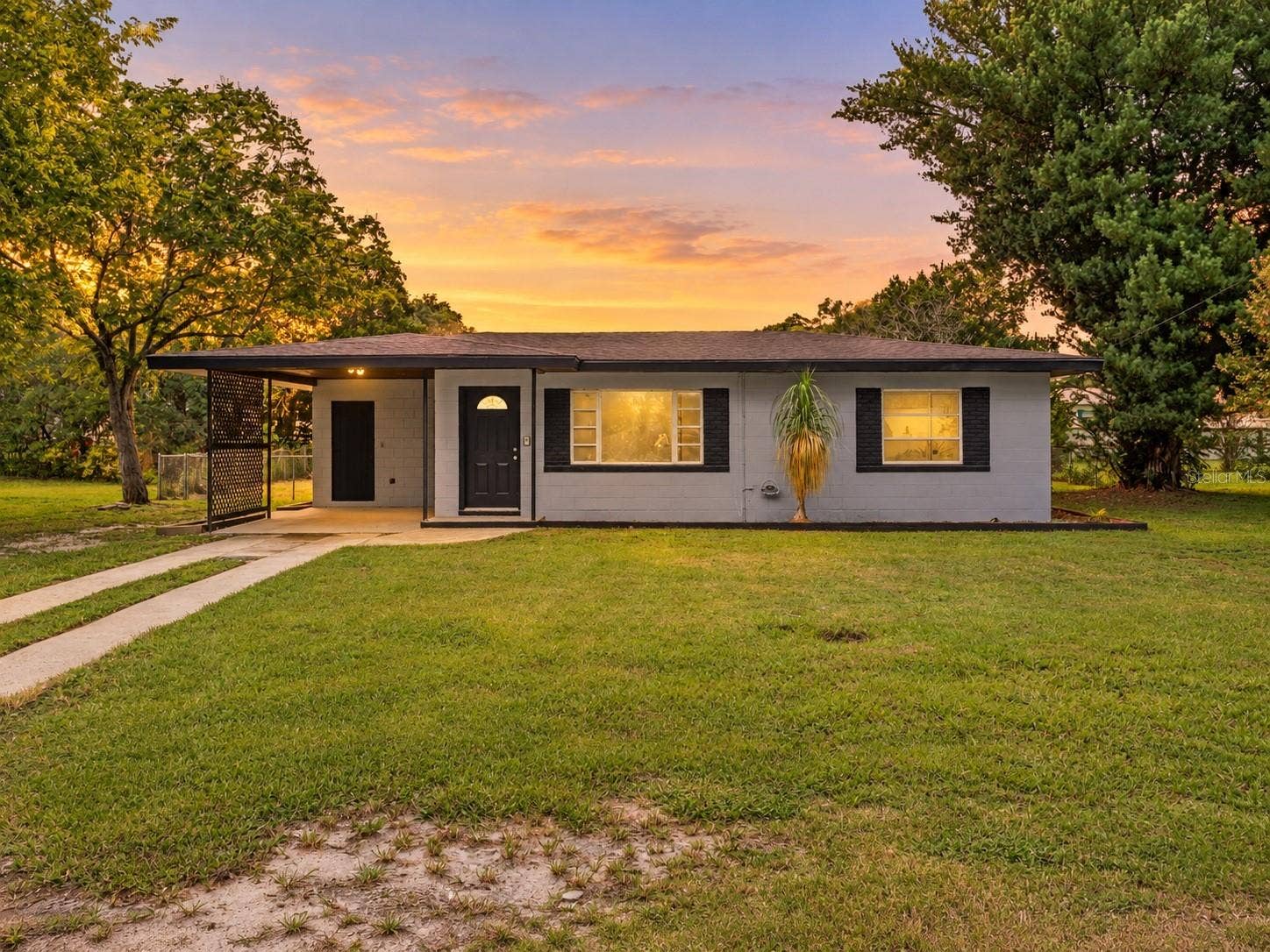 2012 HELMS AVENUE, Leesburg, FL 34748