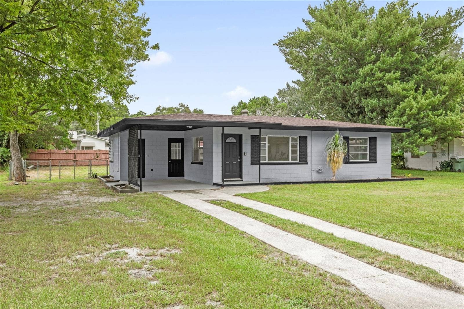 2012 HELMS AVENUE, Leesburg, FL 34748