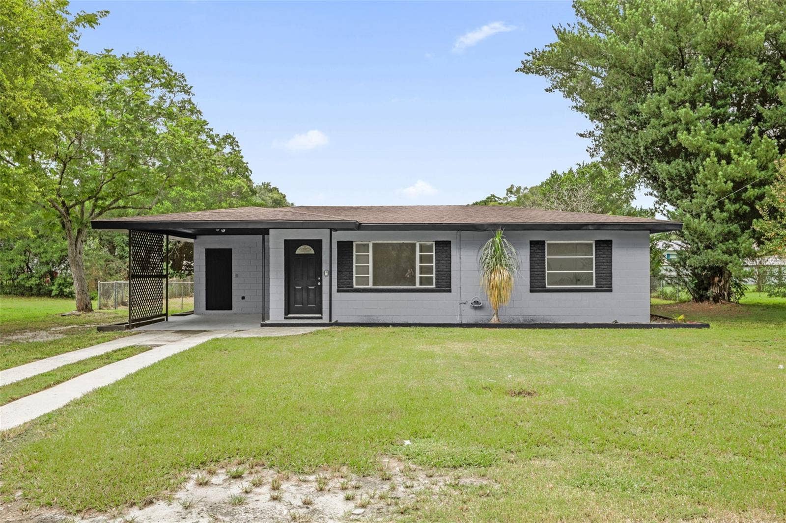 2012 HELMS AVENUE, Leesburg, FL 34748