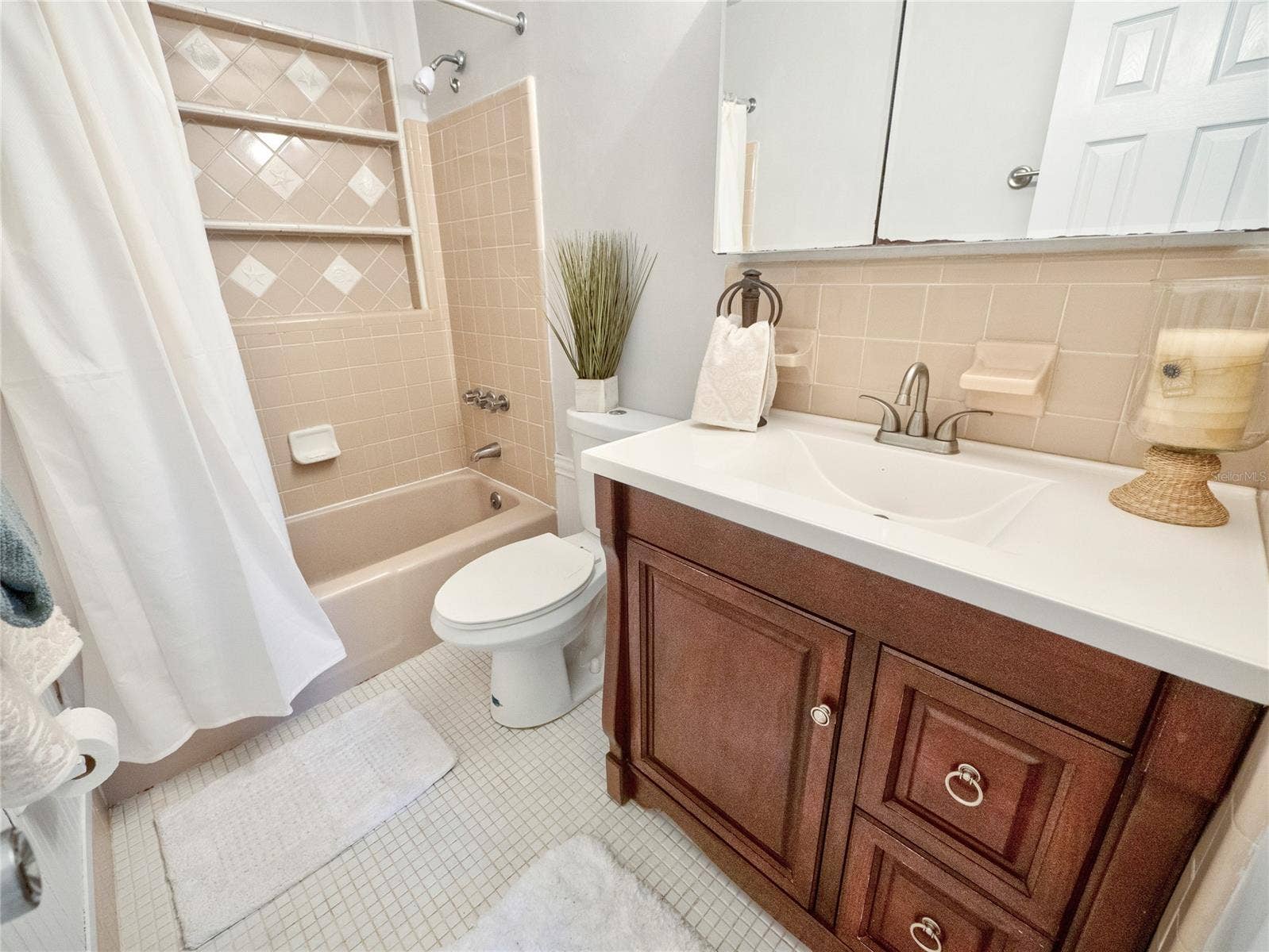 South Daytona, FL 32119 New Vanity and Neutral Tile