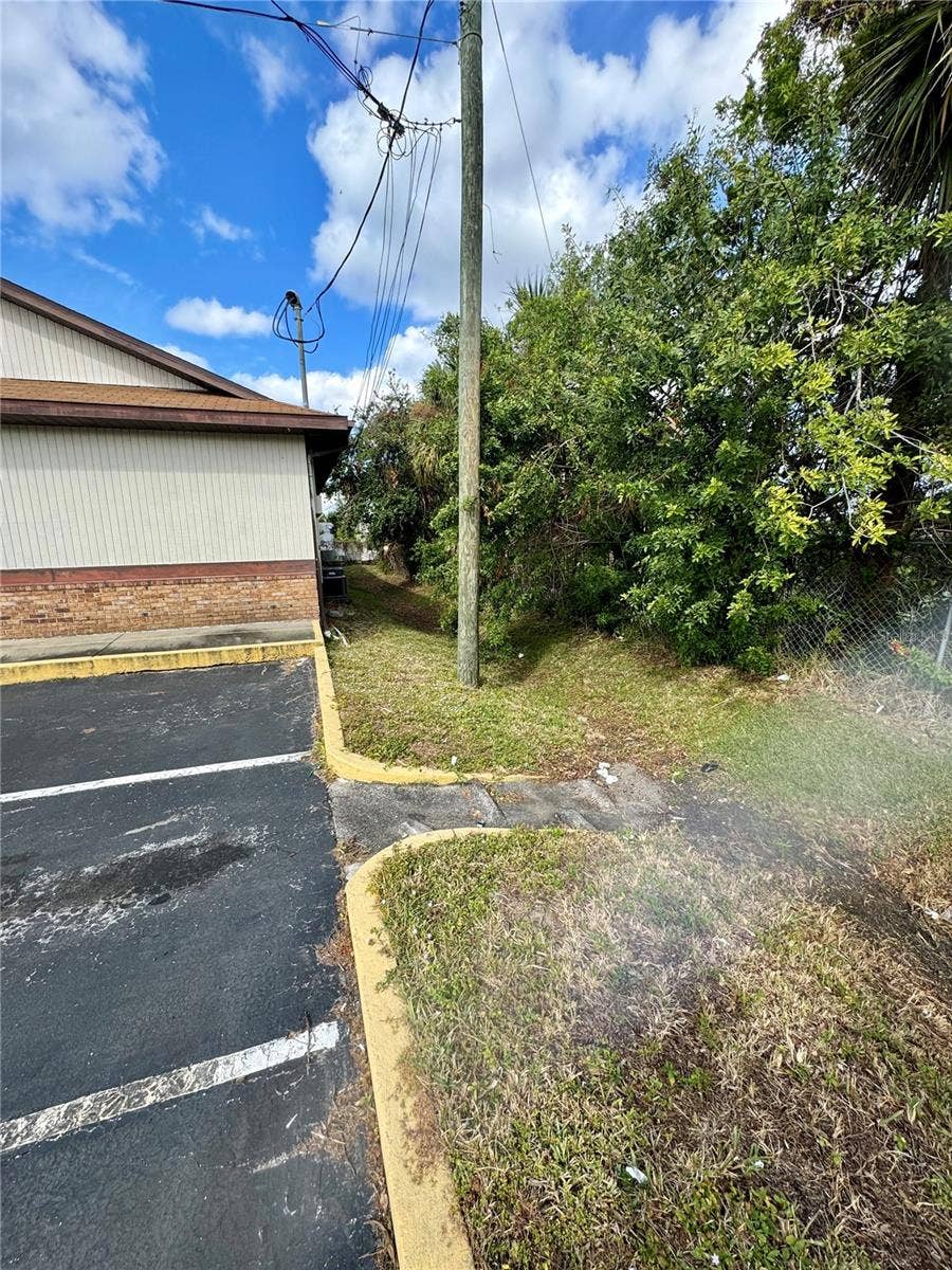 2335 S RIDGEWOOD AVENUE, South Daytona, FL 32119
