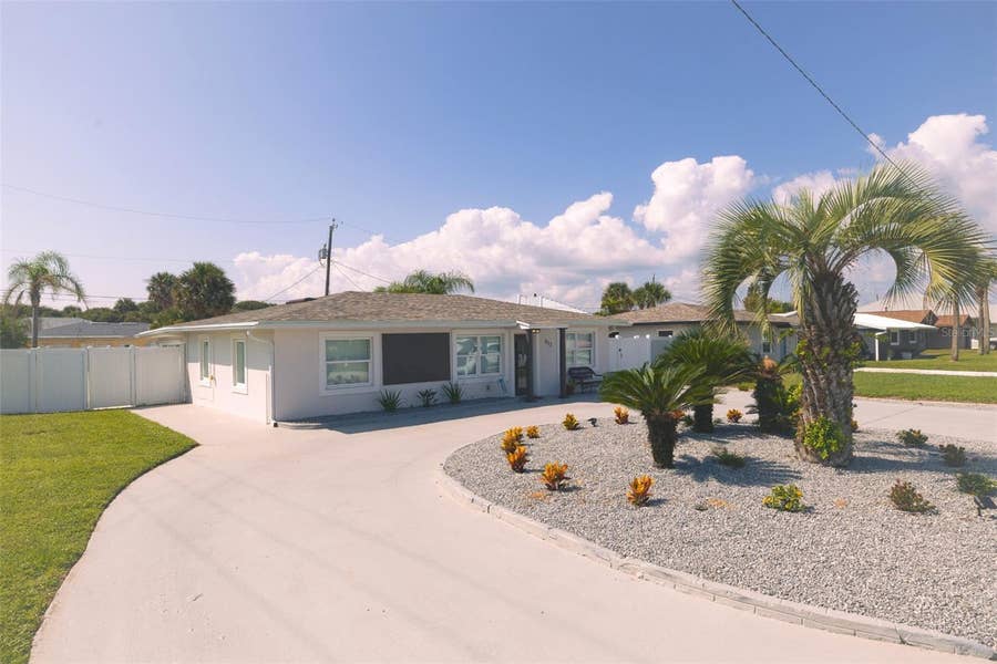Property photo for 813 E 6TH AVENUE, New Smyrna Beach, FL