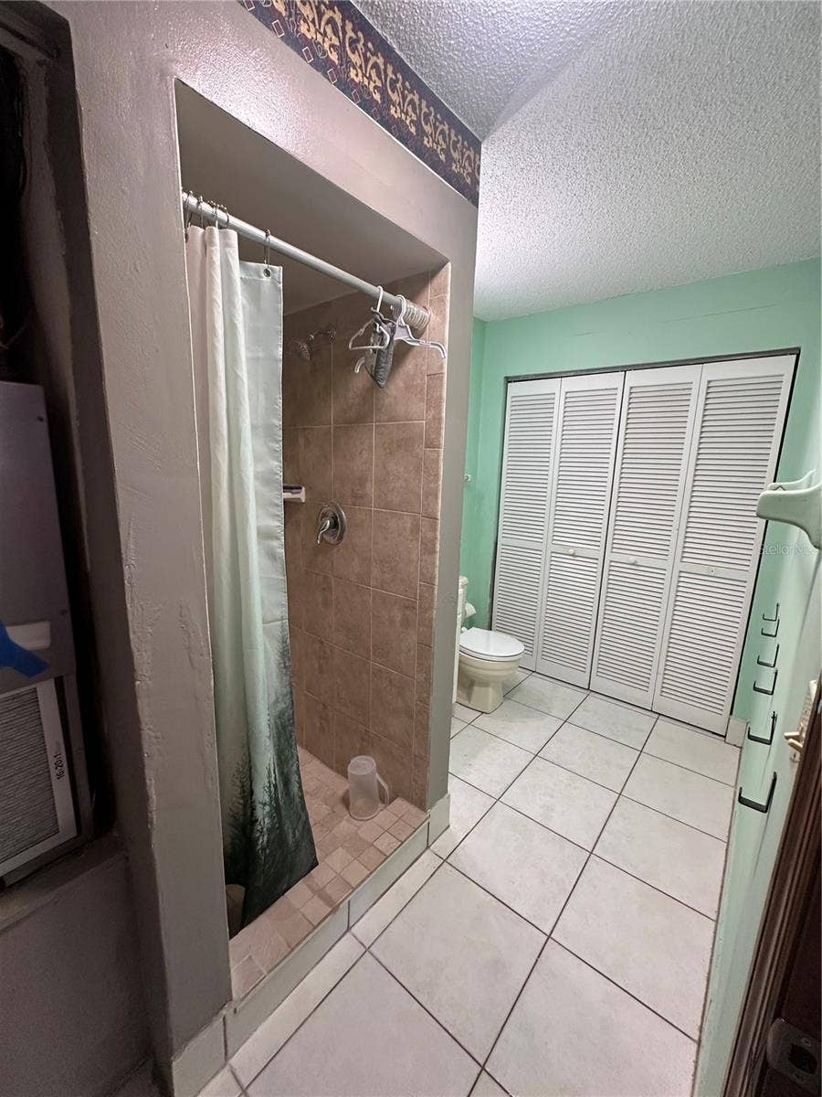 2016 OAK MEADOW CIRCLE, South Daytona, FL 32119 2016 OAK MEADOW CIRCLE, South Daytona, FL 32119