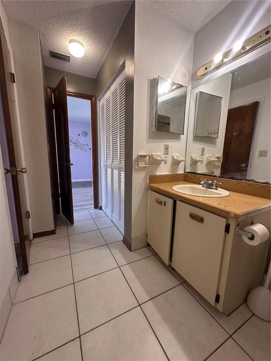 2016 OAK MEADOW CIRCLE, South Daytona, FL 32119 2016 OAK MEADOW CIRCLE, South Daytona, FL 32119