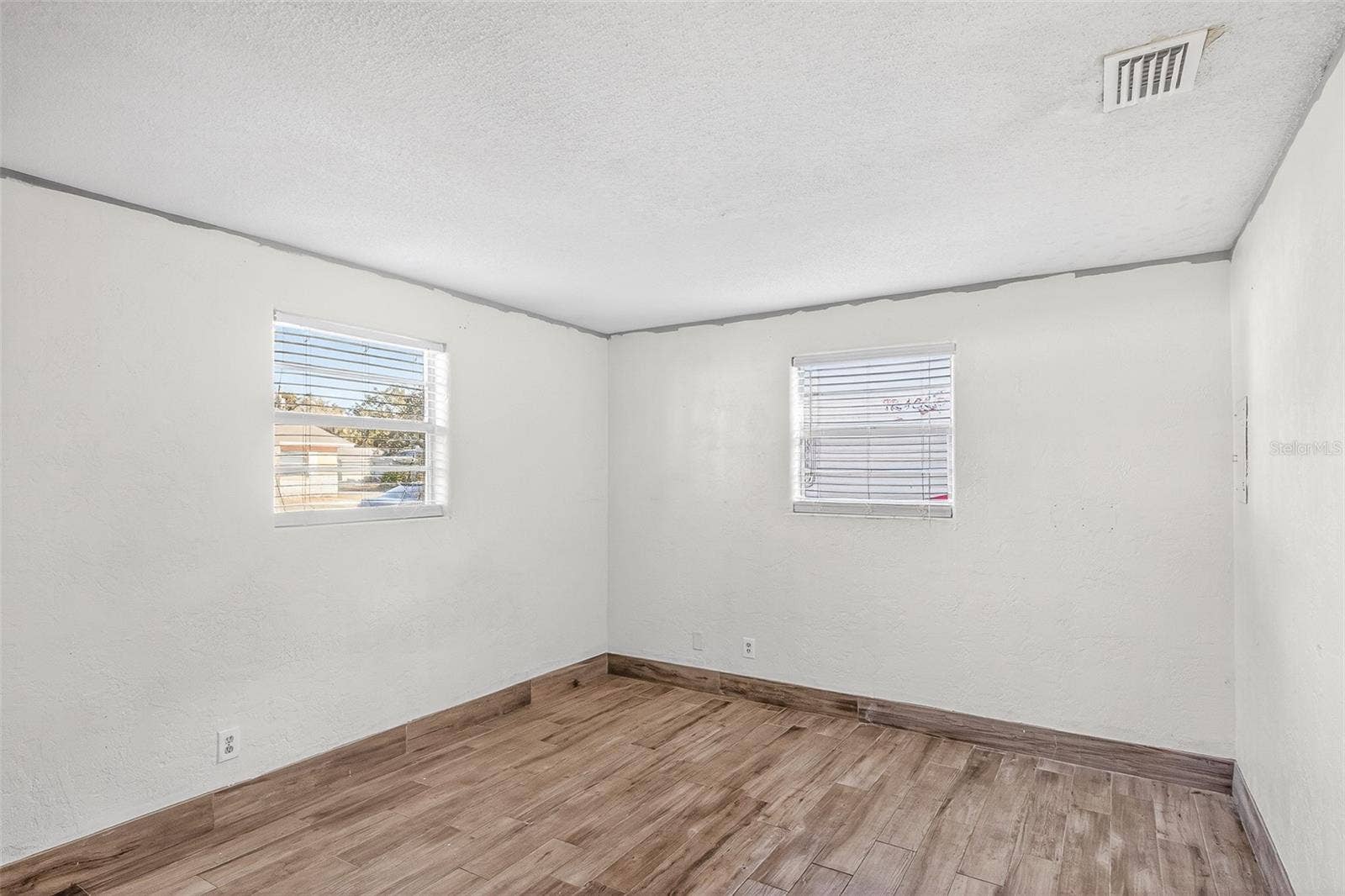1806 JAMES STREET, South Daytona, FL 32119 1806 JAMES STREET, South Daytona, FL 32119