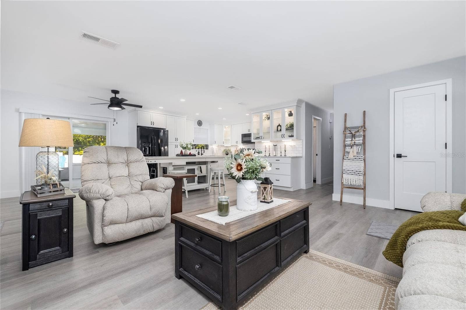 692 GASLIGHT DRIVE, South Daytona, FL 32119