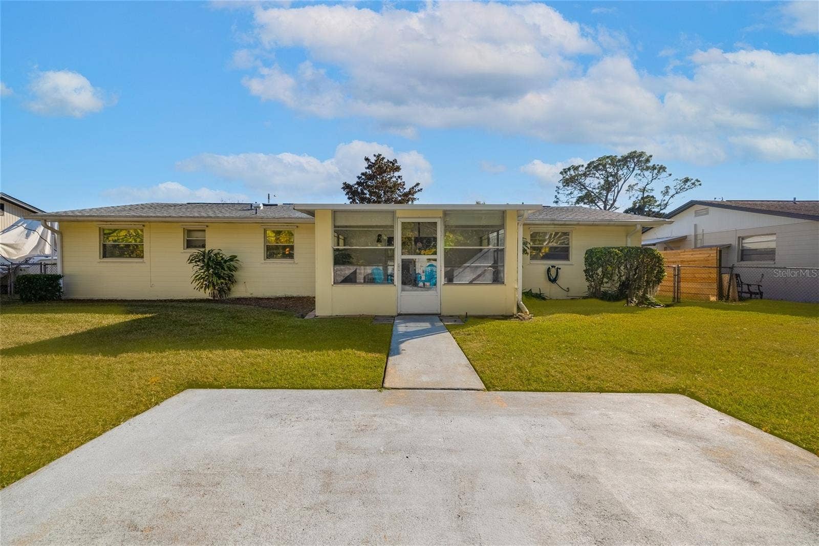 692 GASLIGHT DRIVE, South Daytona, FL 32119