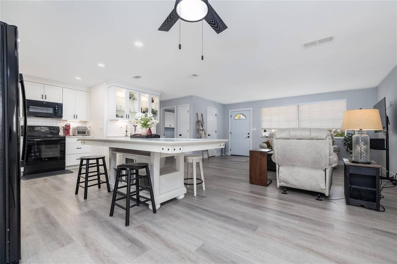 692 GASLIGHT DRIVE, South Daytona, FL 32119