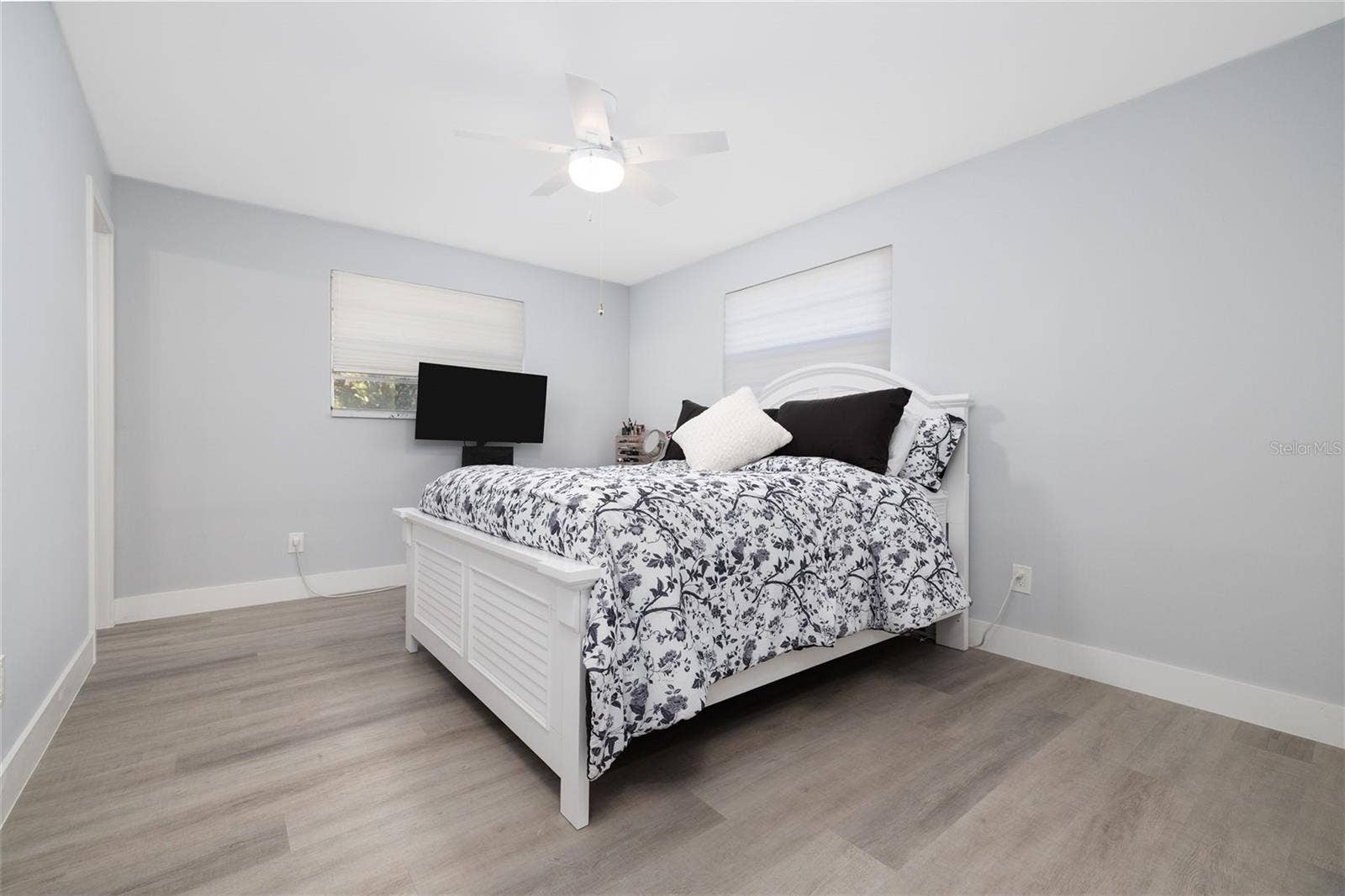 692 GASLIGHT DRIVE, South Daytona, FL 32119