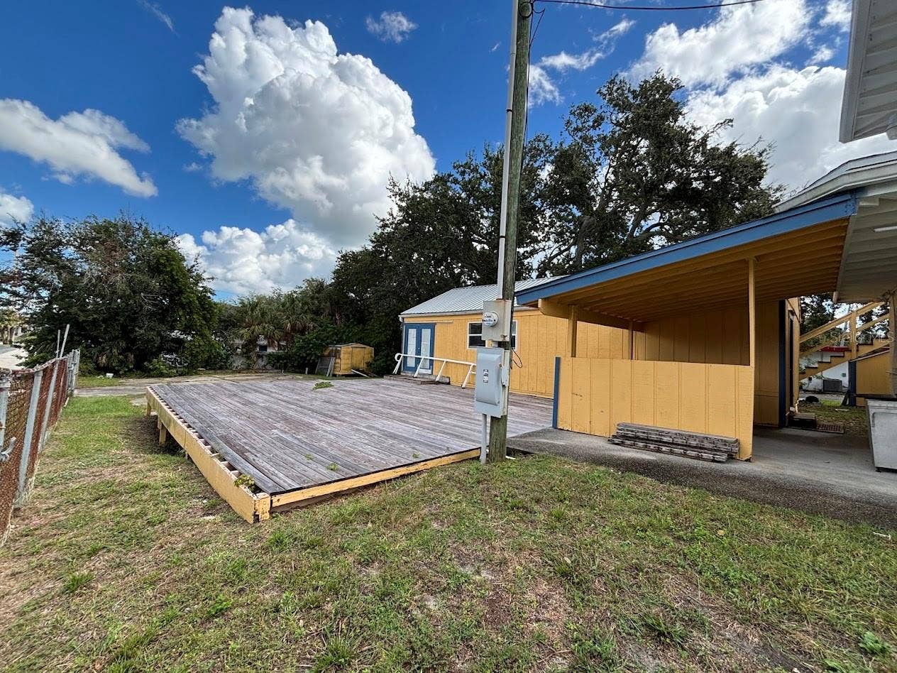 1871 S RIDGEWOOD AVENUE, South Daytona, FL 32119
