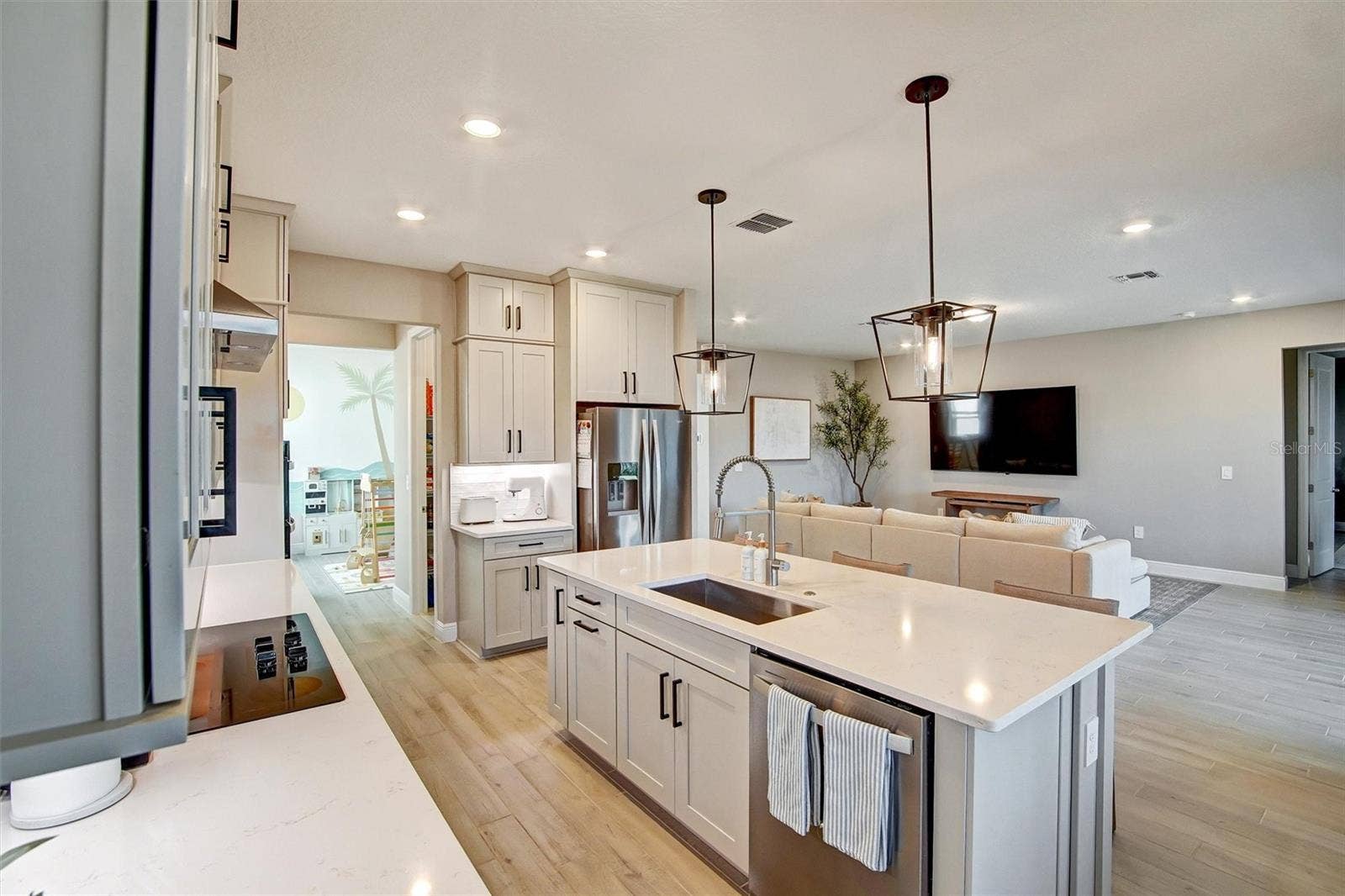 2121 DIVOT DRIVE, Daytona Beach, FL 32124 2121 DIVOT DRIVE, Daytona Beach, FL 32124
