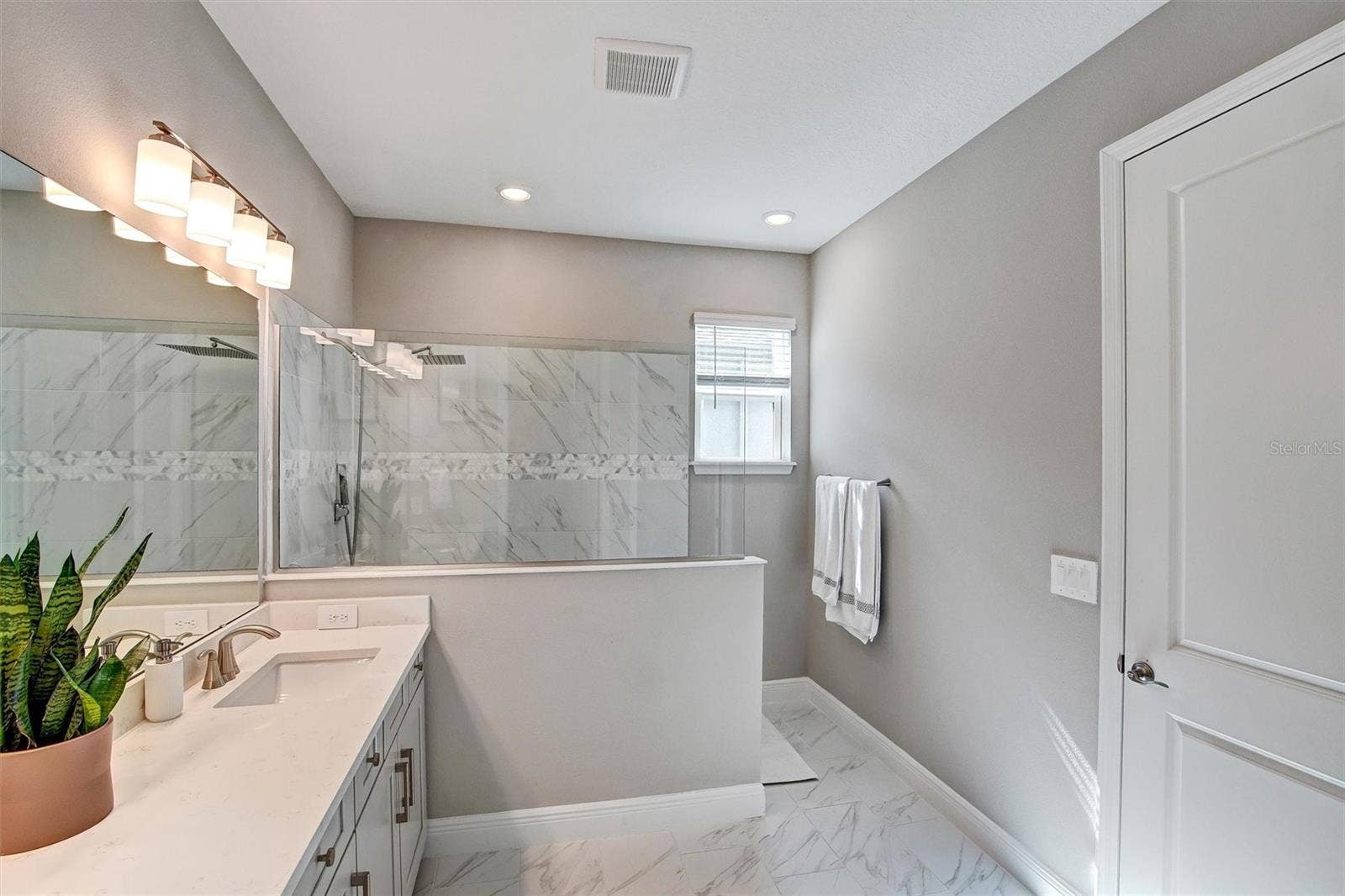 2121 DIVOT DRIVE, Daytona Beach, FL 32124 2121 DIVOT DRIVE, Daytona Beach, FL 32124