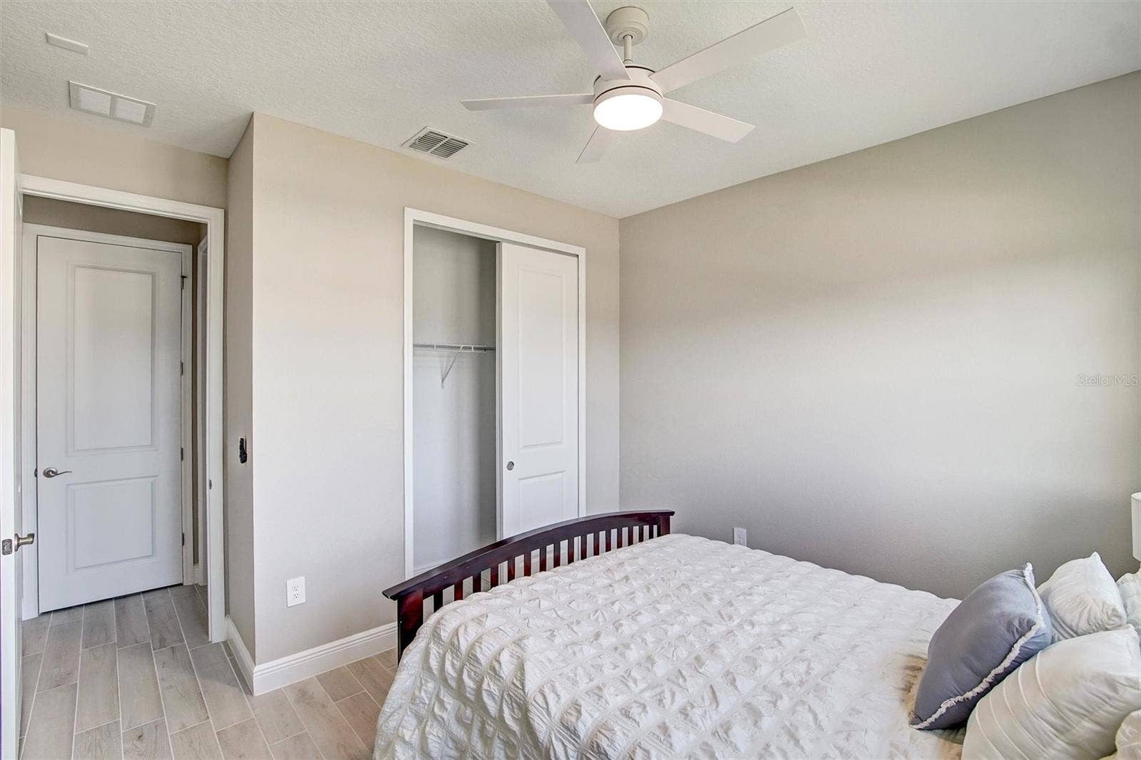 2121 DIVOT DRIVE, Daytona Beach, FL 32124 2121 DIVOT DRIVE, Daytona Beach, FL 32124