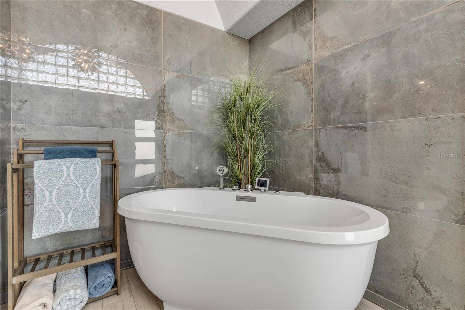 444 QUAY ASSISI COURT, New Smyrna Beach, FL 32169 444 QUAY ASSISI COURT, New Smyrna Beach, FL 32169
