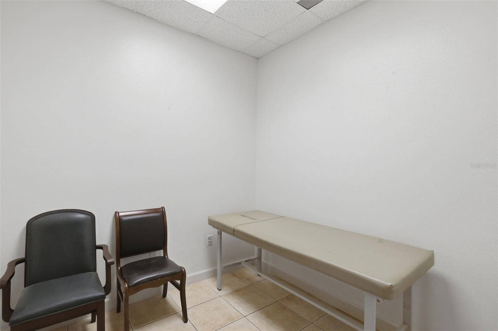 1690 DUNLAWTON AVENUE, #220, Port Orange, FL 32127 1690 DUNLAWTON AVENUE, #220, Port Orange, FL 32127