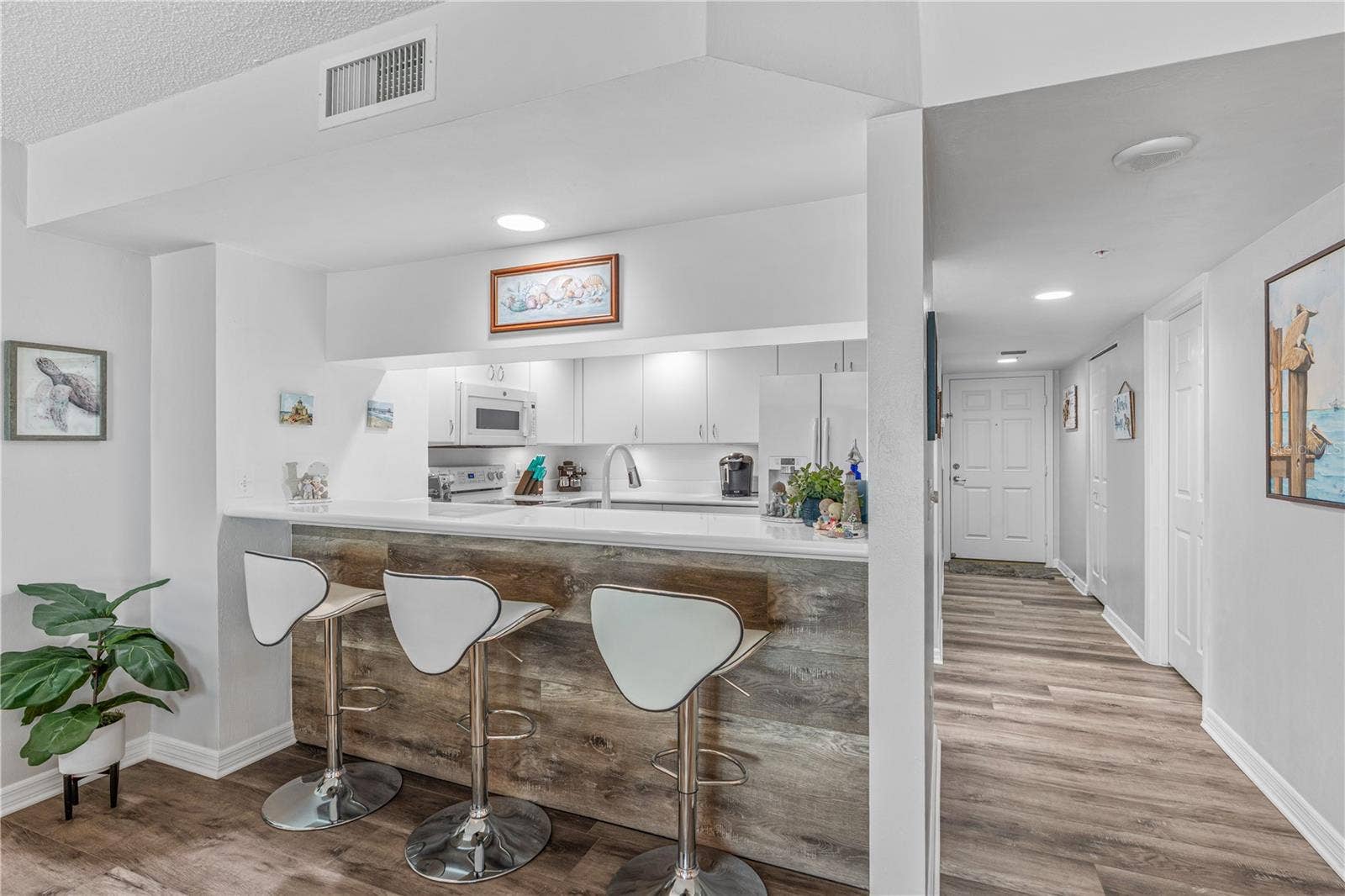 2967 S ATLANTIC AVENUE, #903, Daytona Beach Shores, FL 32118 Breakfast Bar