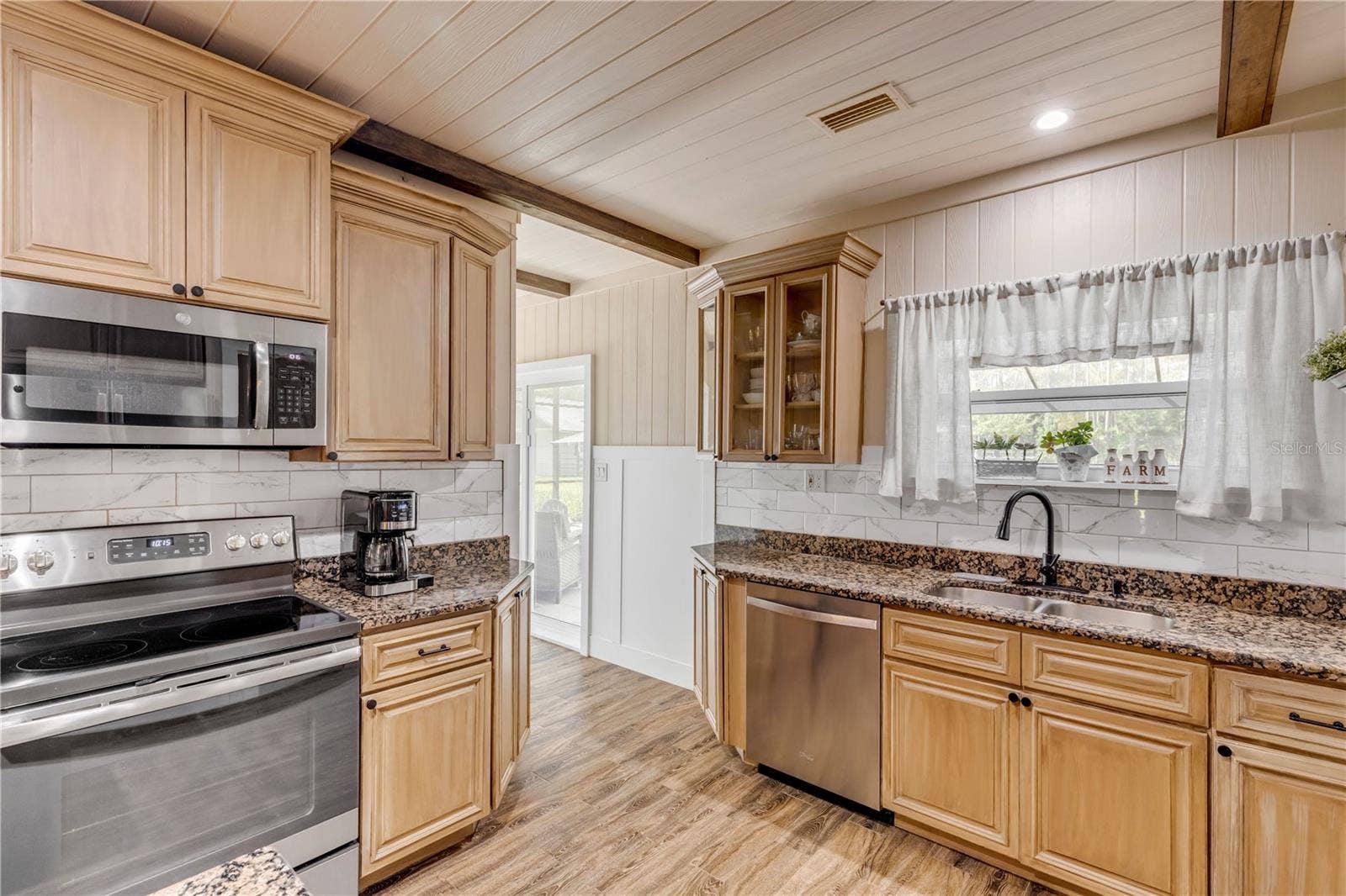 2195 W POINSETTIA DRIVE, Port Orange, FL 32128 2195 W POINSETTIA DRIVE, Port Orange, FL 32128