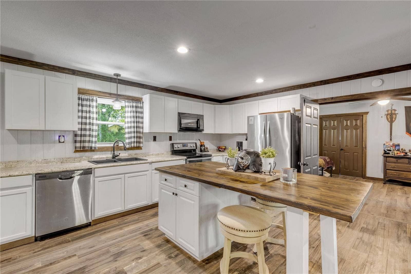 2195 W POINSETTIA DRIVE, Port Orange, FL 32128 2195 W POINSETTIA DRIVE, Port Orange, FL 32128