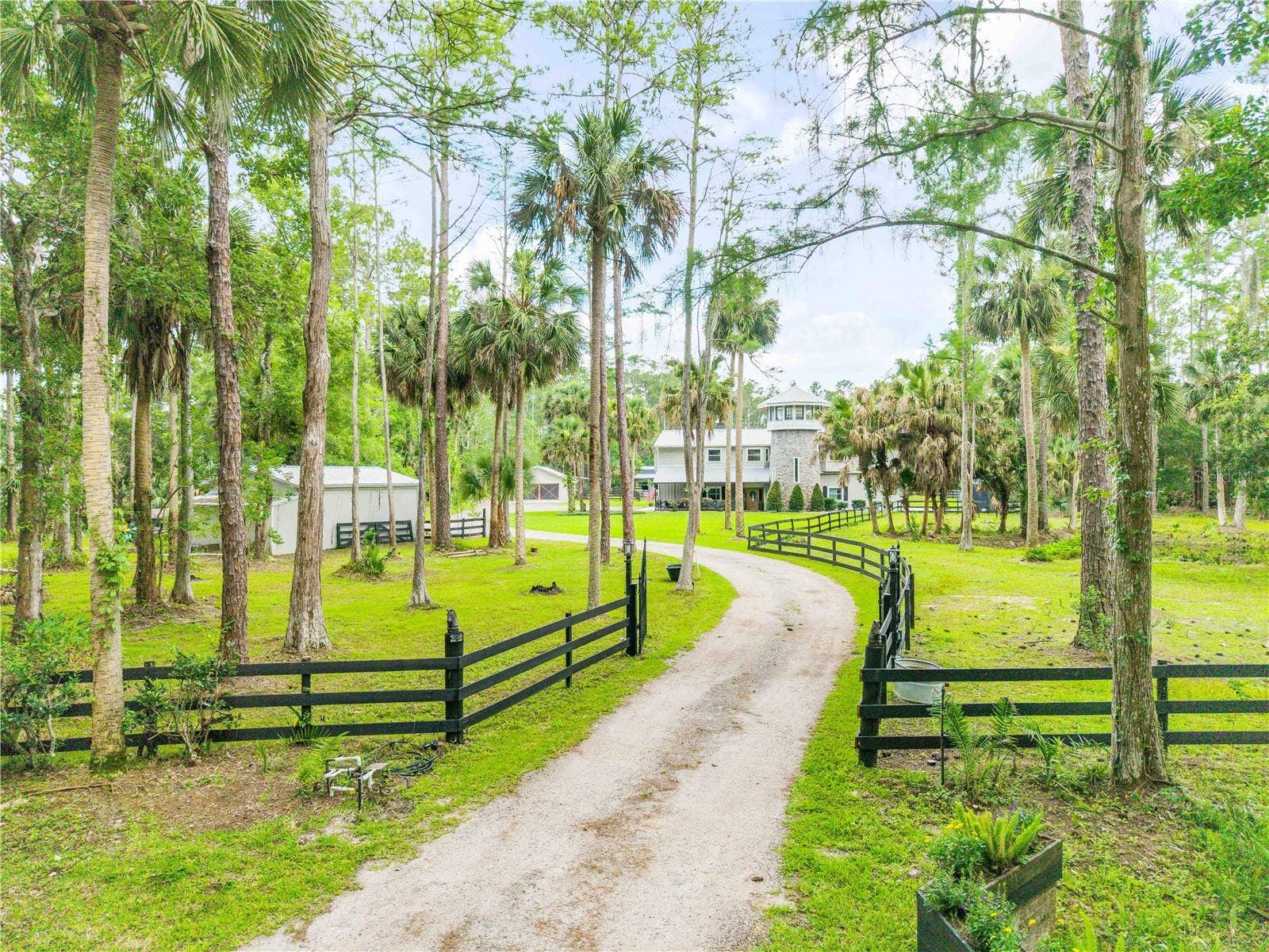 2195 W POINSETTIA DRIVE, Port Orange, FL 32128 2195 W POINSETTIA DRIVE, Port Orange, FL 32128