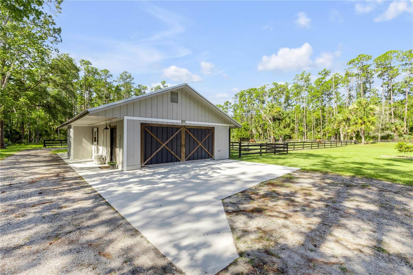 2195 W POINSETTIA DRIVE, Port Orange, FL 32128 Studio