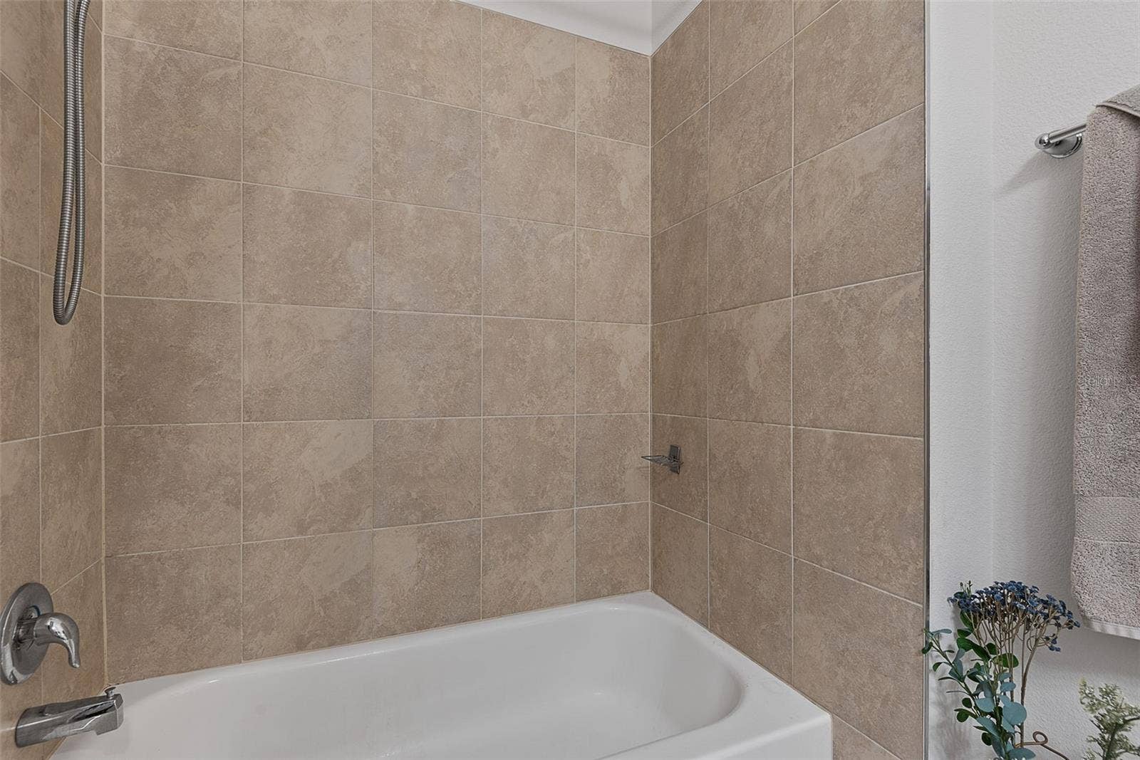 3266 BAILEY ANN DRIVE, Ormond Beach, FL 32174 3266 BAILEY ANN DRIVE, Ormond Beach, FL 32174