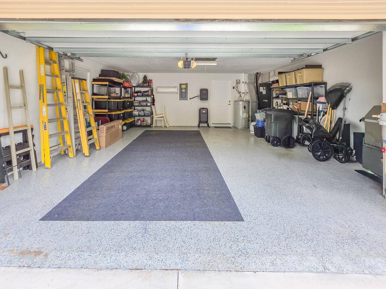 Kitchen / garage access ..... you won't get wet bringing in your groceries!  .