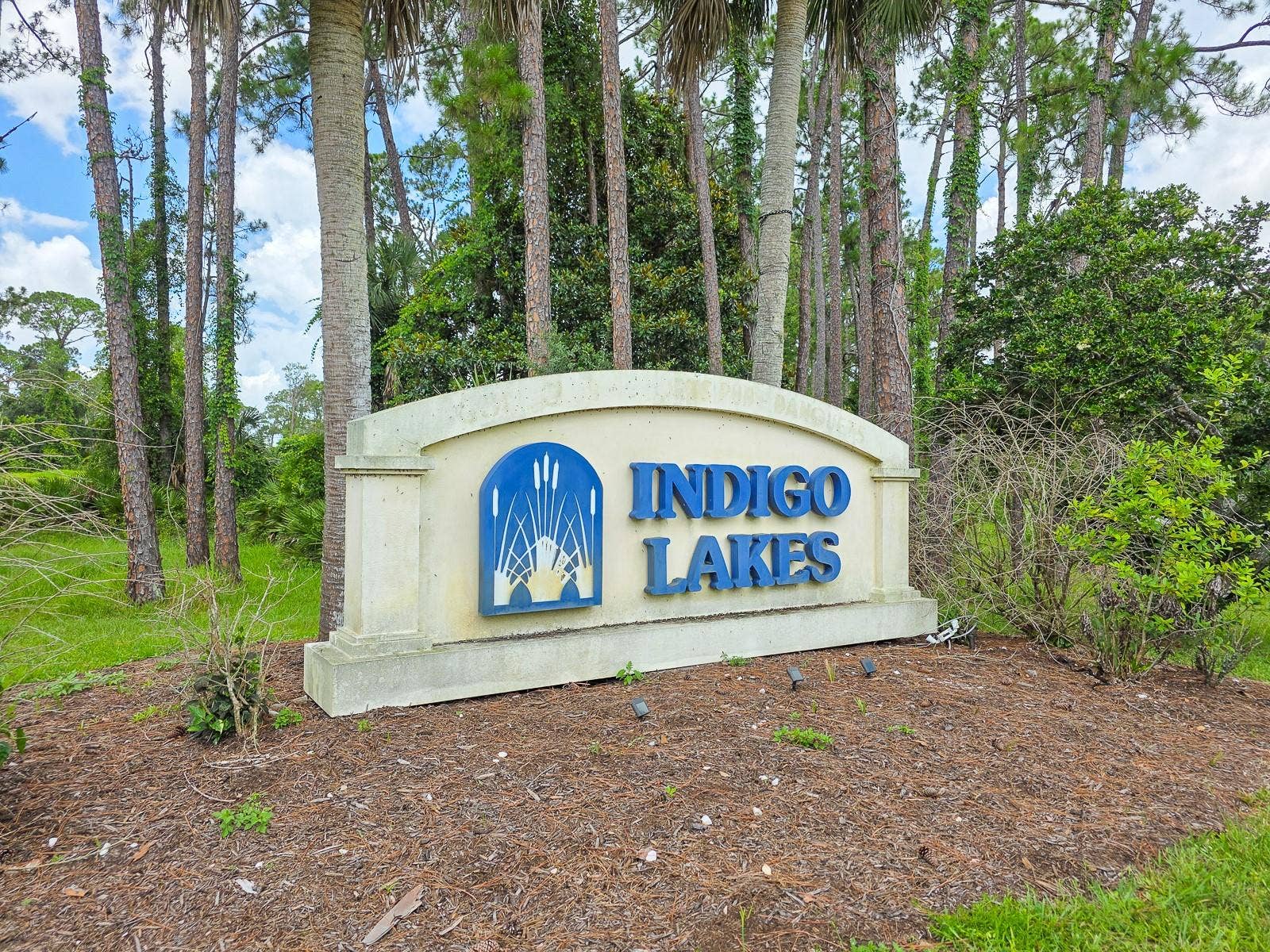 100 SEA PINES CIRCLE, Daytona Beach, FL 32114